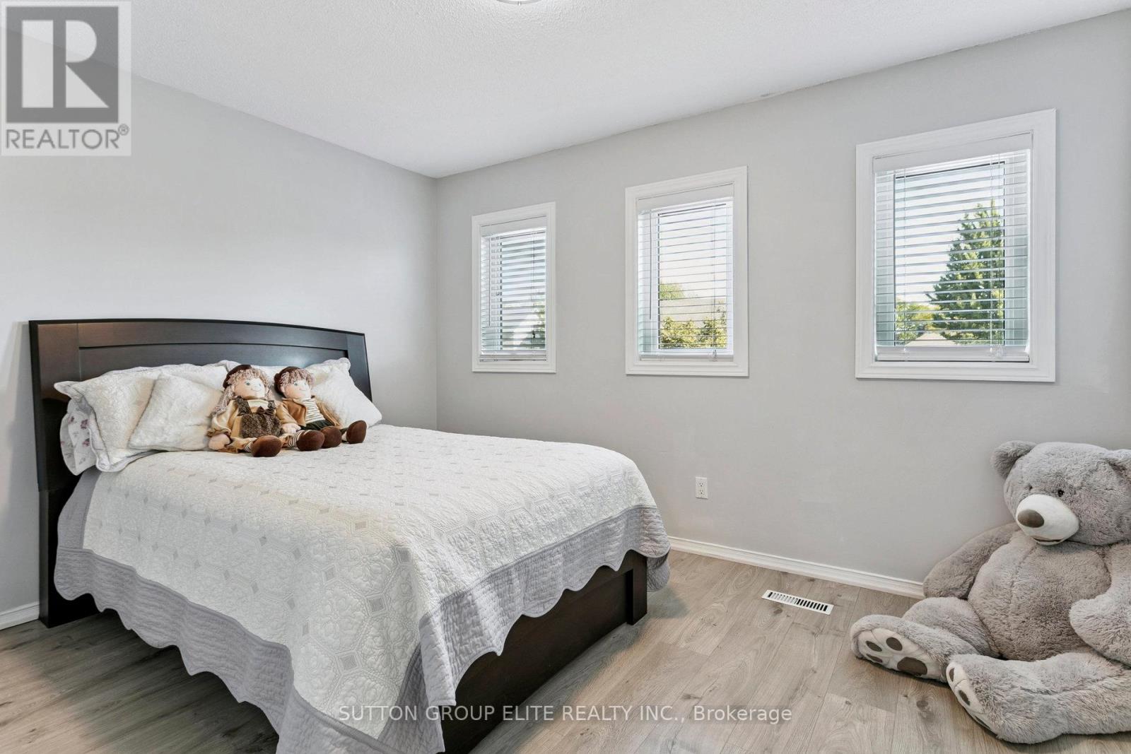 5824 Prairie Circle, Mississauga, Ontario  L5N 6B4 - Photo 26 - W12990178