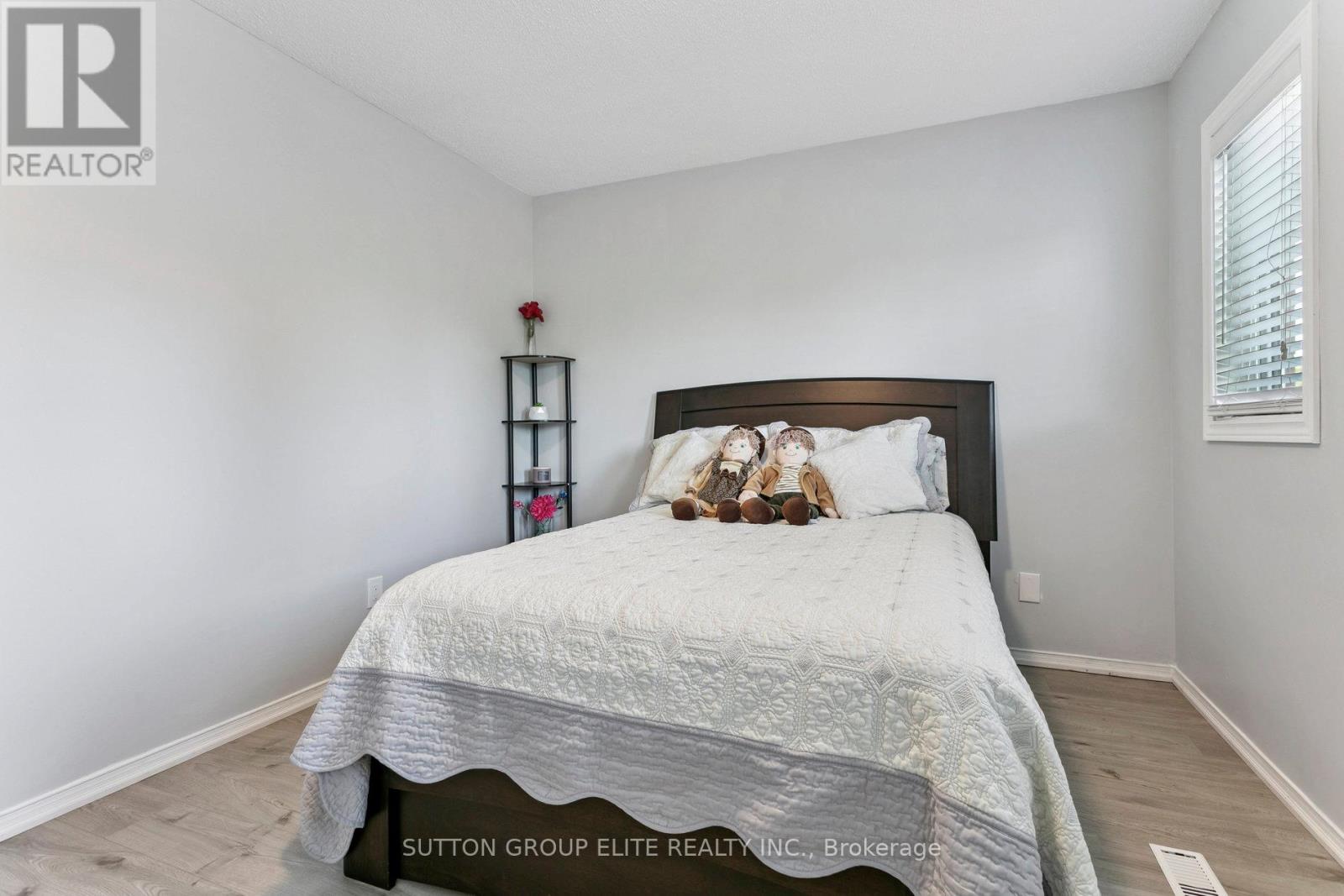 5824 Prairie Circle, Mississauga, Ontario  L5N 6B4 - Photo 27 - W12990178