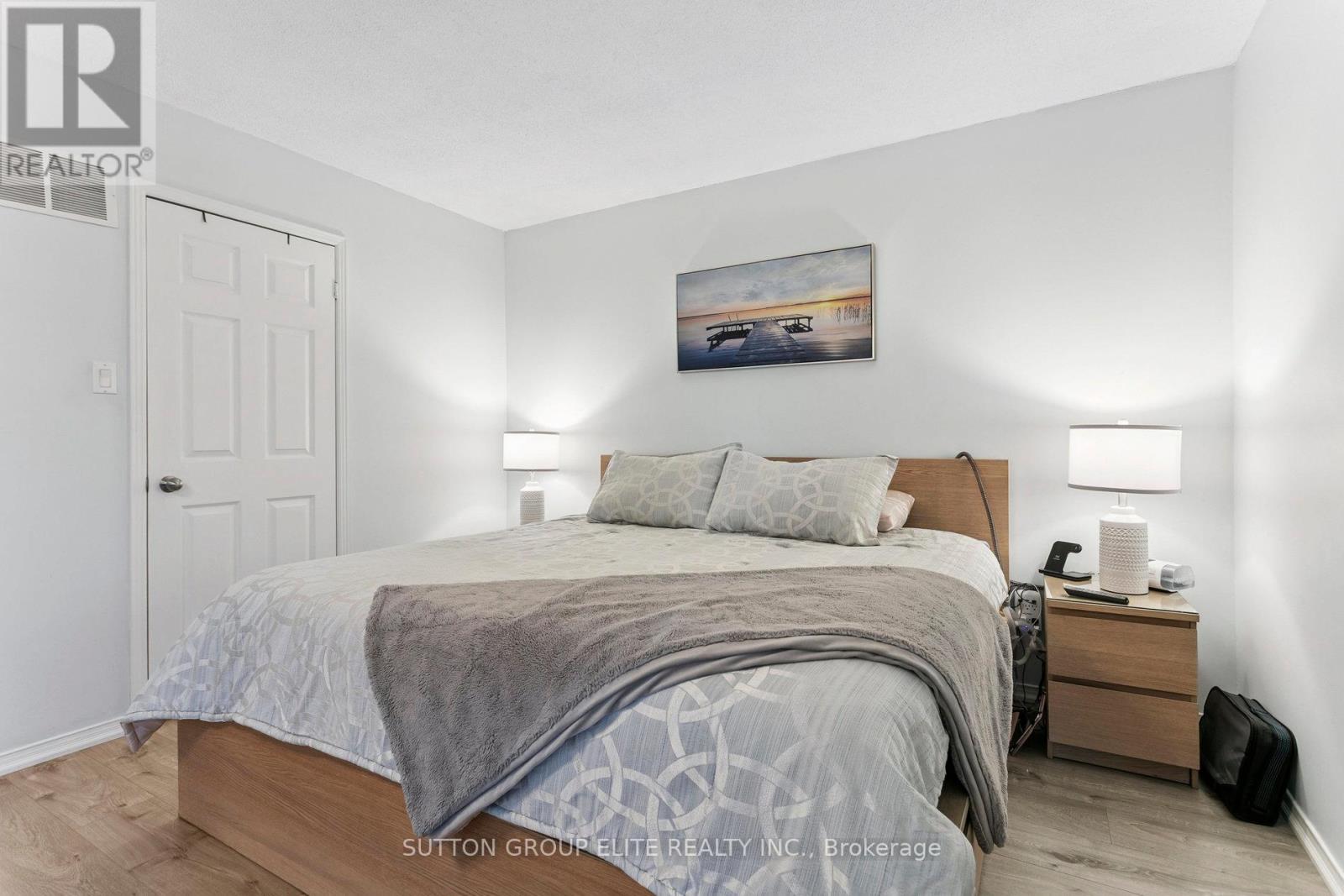 5824 Prairie Circle, Mississauga, Ontario  L5N 6B4 - Photo 33 - W12990178