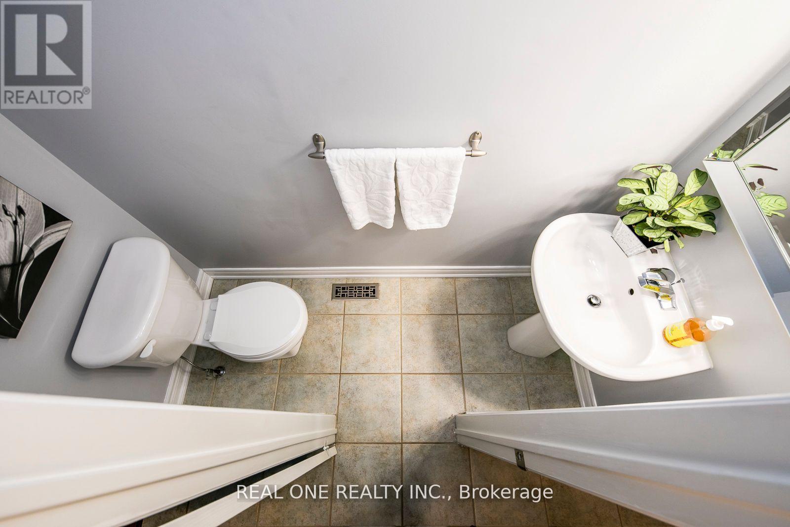 368 Kittridge Road, Oakville, Ontario  L6H 7K6 - Photo 10 - W12990206