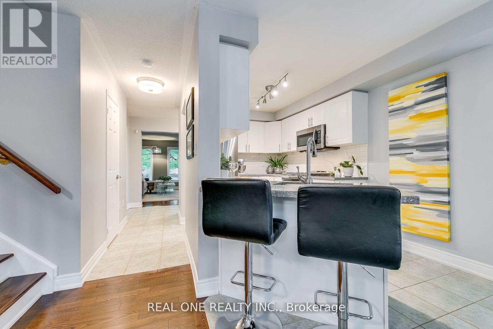 368 Kittridge Road, Oakville, Ontario  L6H 7K6 - Photo 14 - W12990206