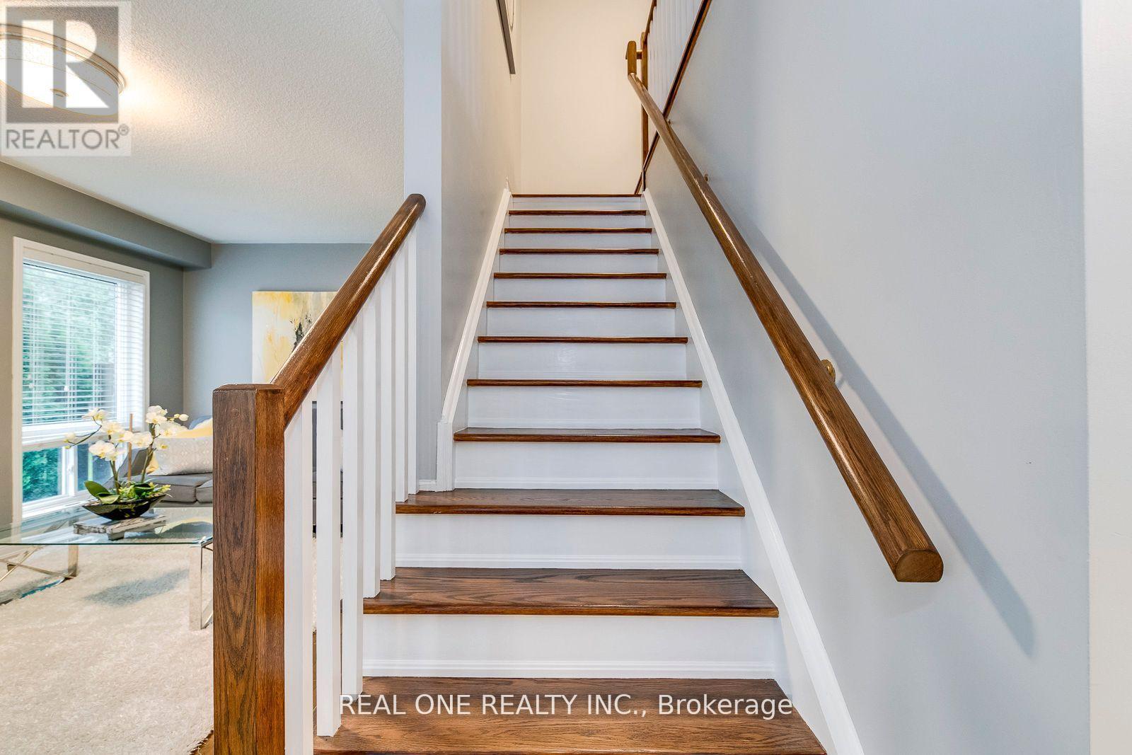 368 Kittridge Road, Oakville, Ontario  L6H 7K6 - Photo 21 - W12990206