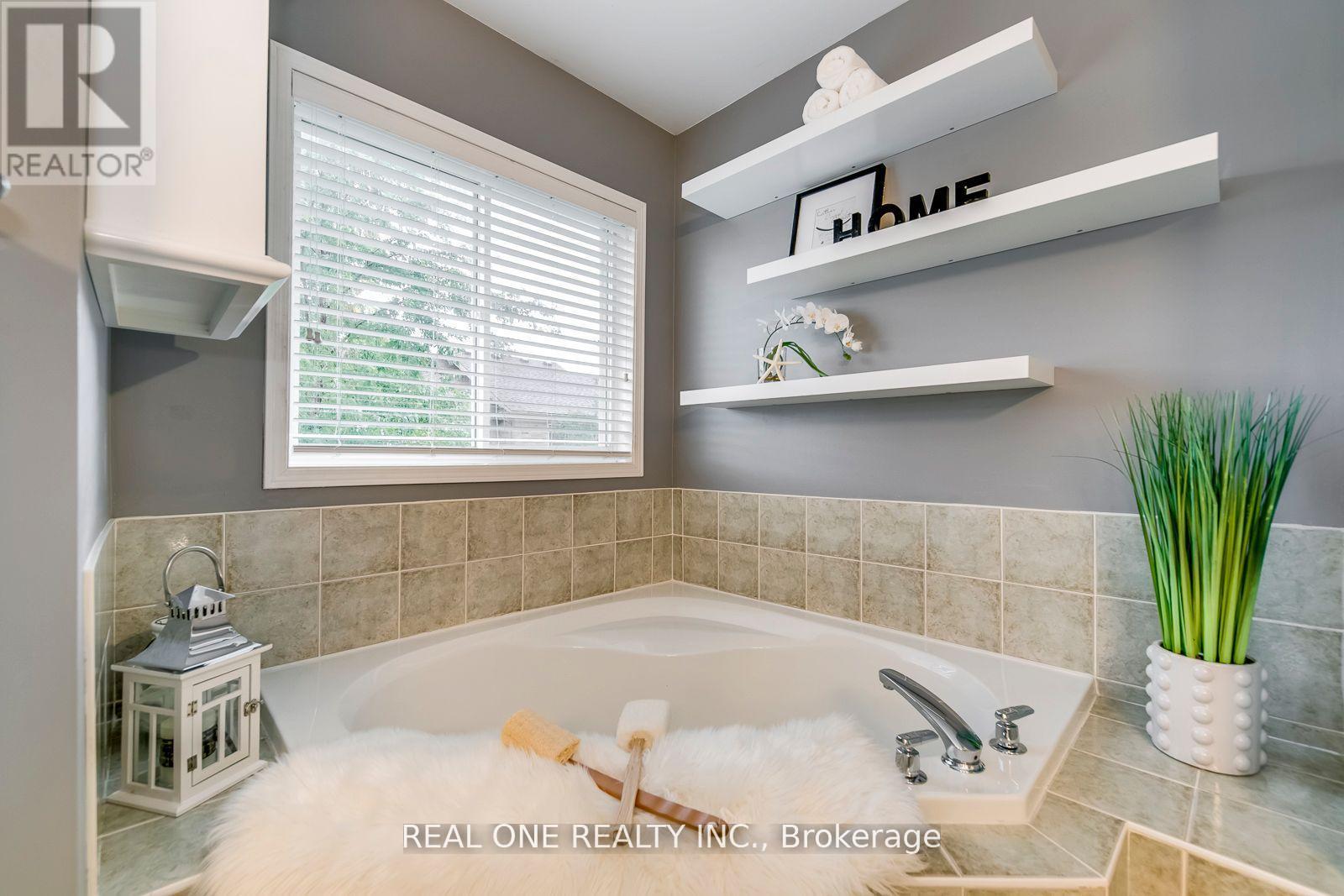 368 Kittridge Road, Oakville, Ontario  L6H 7K6 - Photo 30 - W12990206