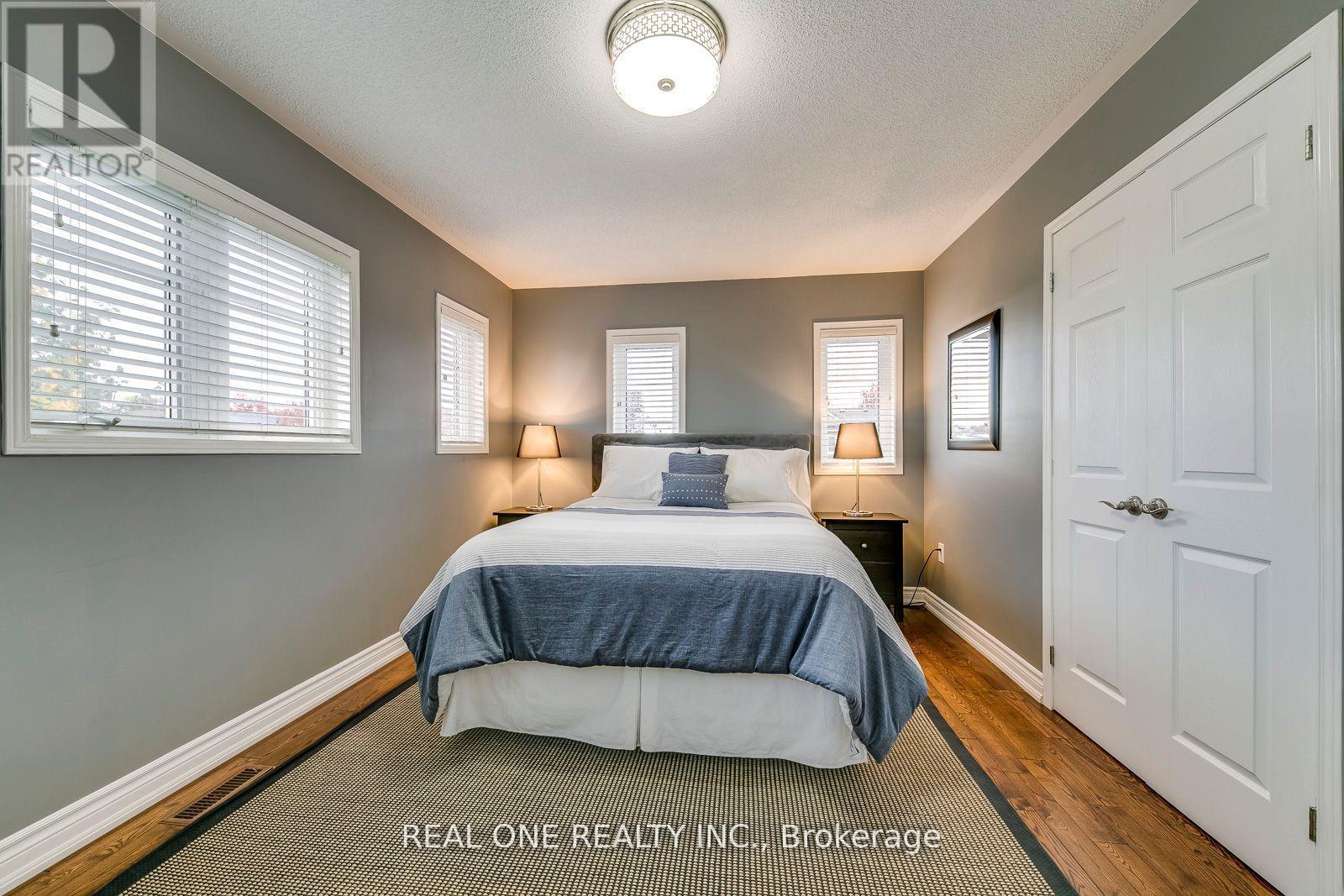 368 Kittridge Road, Oakville, Ontario  L6H 7K6 - Photo 32 - W12990206