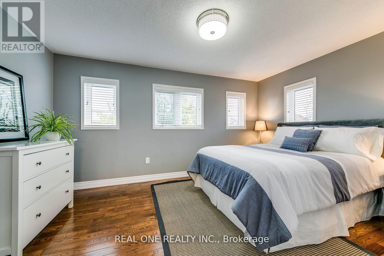 368 Kittridge Road, Oakville, Ontario  L6H 7K6 - Photo 33 - W12990206