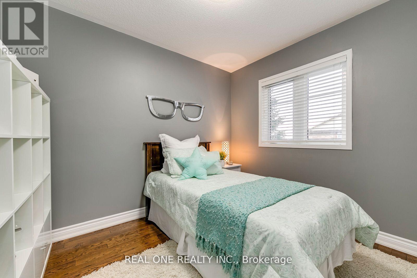 368 Kittridge Road, Oakville, Ontario  L6H 7K6 - Photo 34 - W12990206