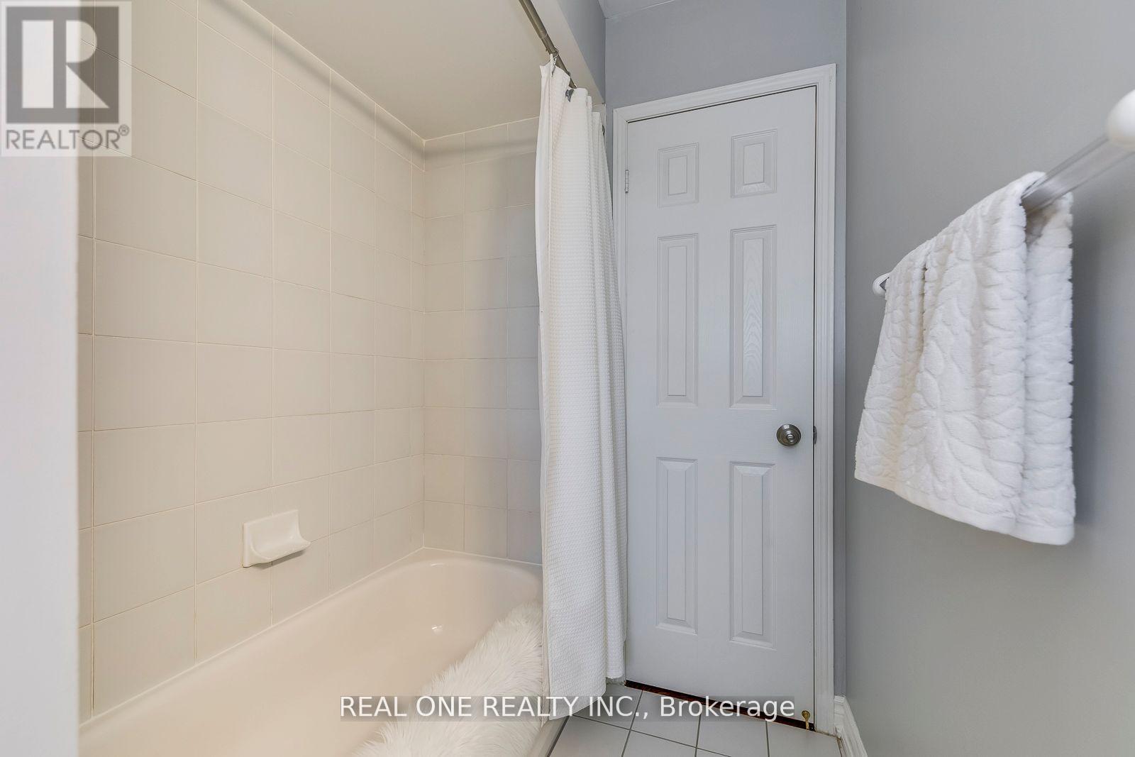 368 Kittridge Road, Oakville, Ontario  L6H 7K6 - Photo 35 - W12990206