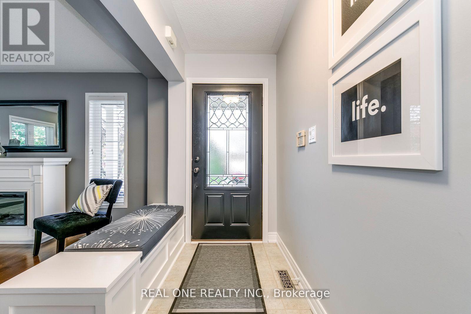 368 Kittridge Road, Oakville, Ontario  L6H 7K6 - Photo 4 - W12990206