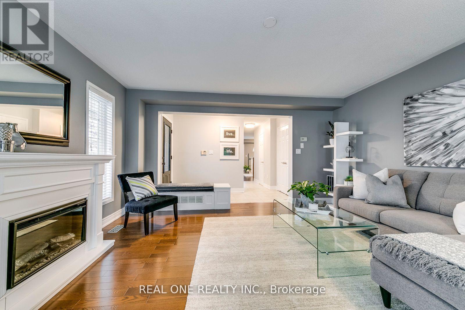 368 Kittridge Road, Oakville, Ontario  L6H 7K6 - Photo 9 - W12990206