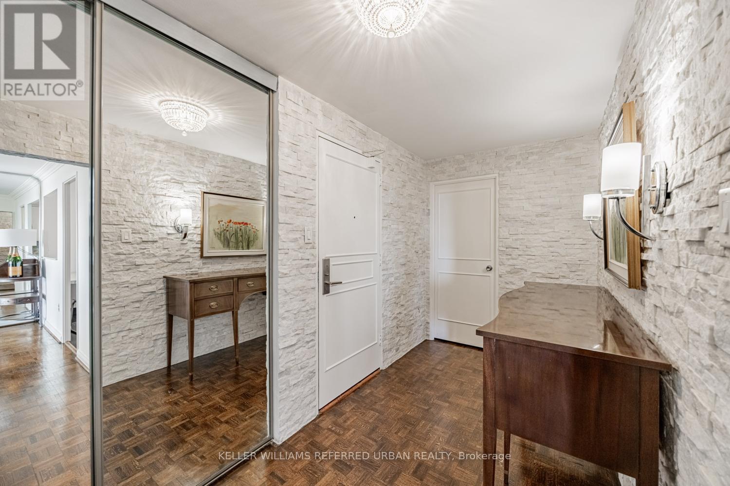 1409 - 1400 Dixie Road, Mississauga, Ontario  L5E 3E1 - Photo 3 - W12990210