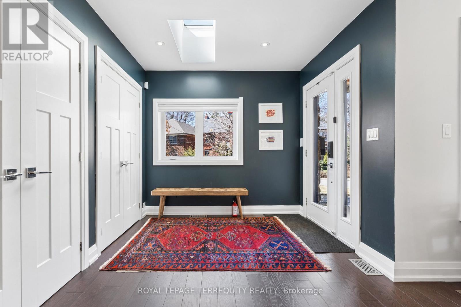 83 Humbercrest Boulevard, Toronto, Ontario M6S 4L2 - Photo 3 - W12990212