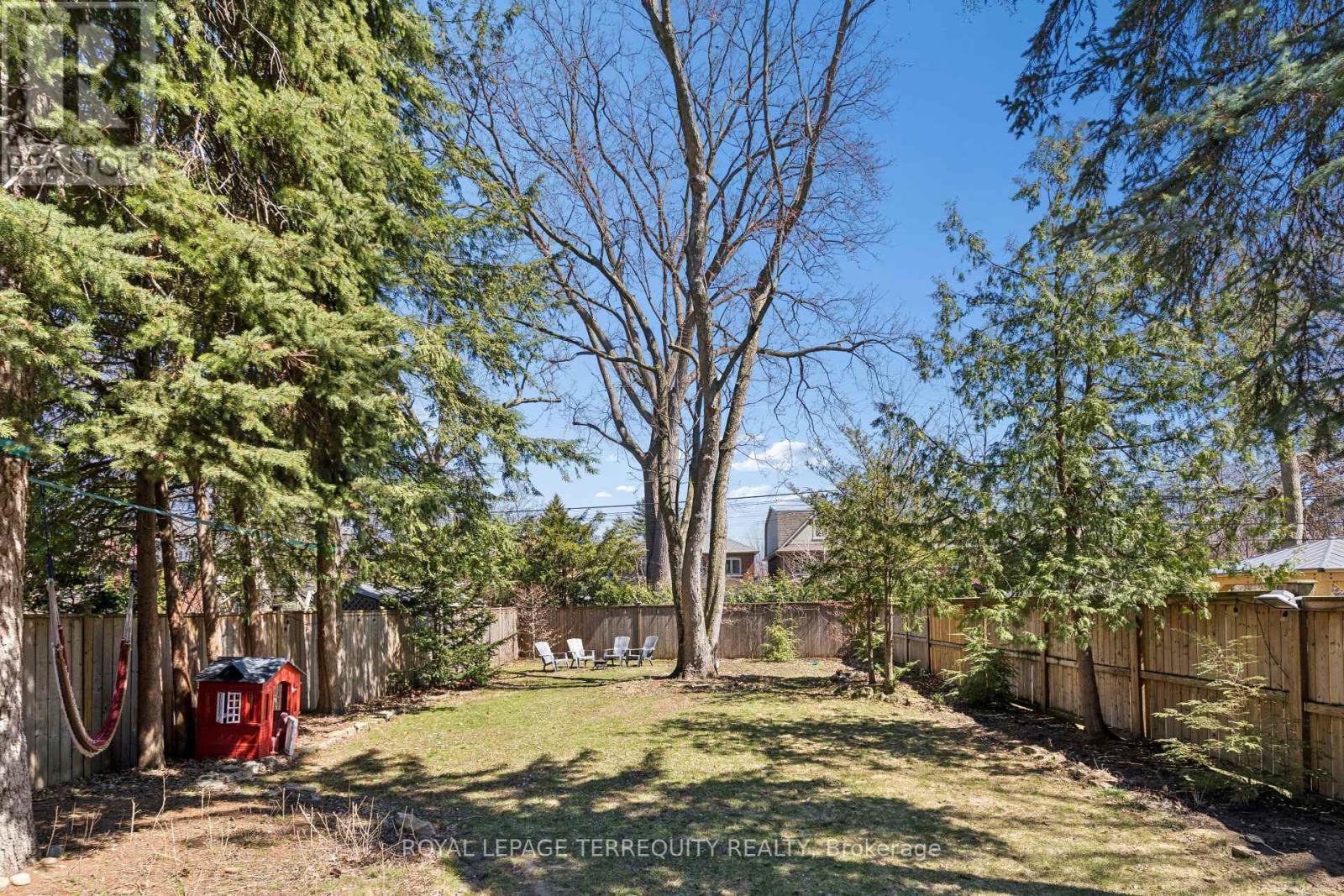 83 Humbercrest Boulevard, Toronto, Ontario M6S 4L2 - Photo 34 - W12990212