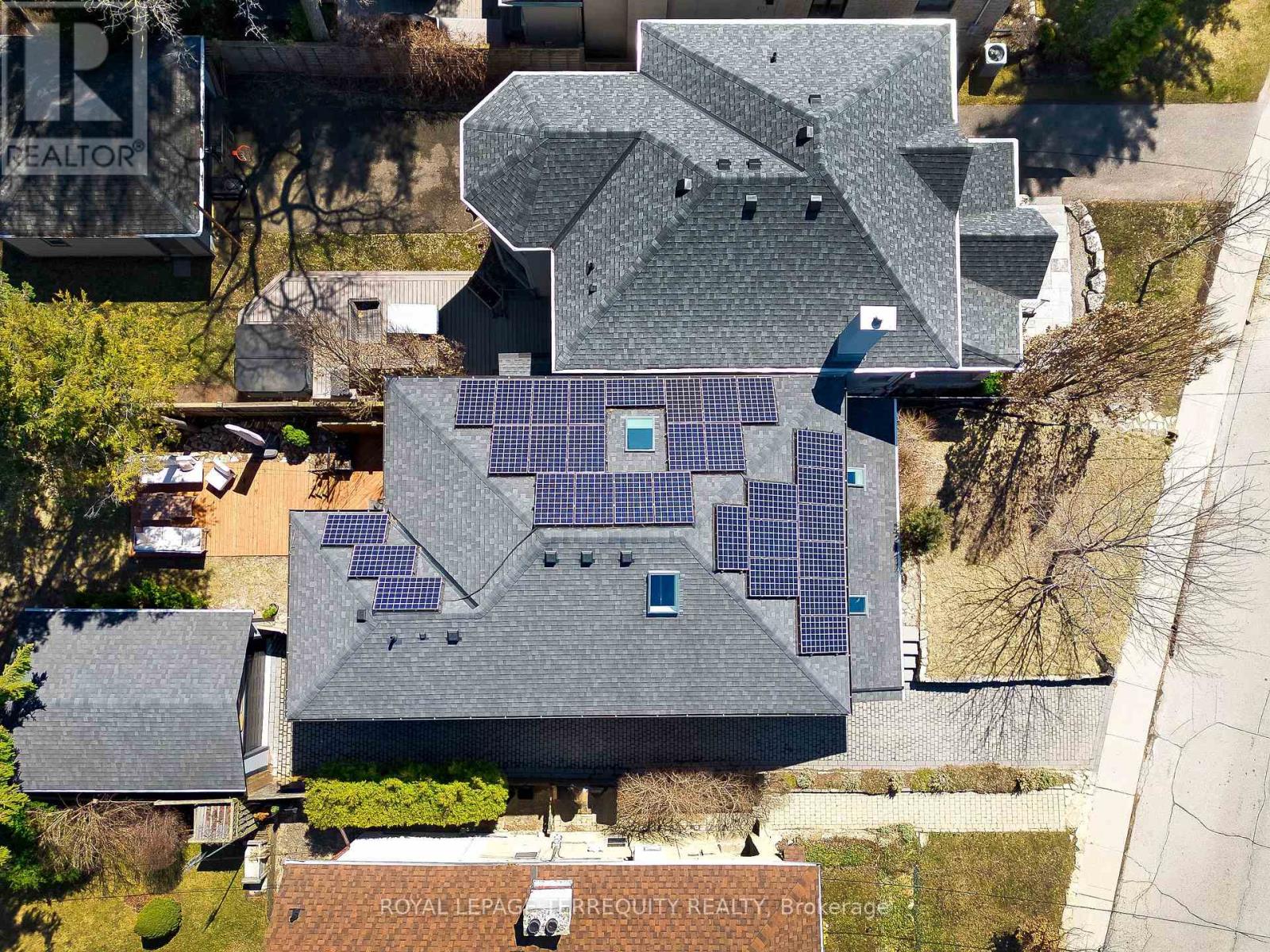 83 Humbercrest Boulevard, Toronto, Ontario M6S 4L2 - Photo 41 - W12990212