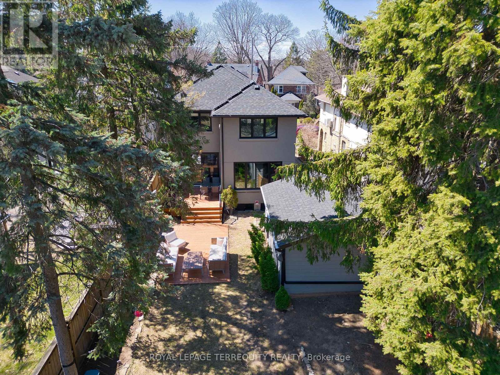 83 Humbercrest Boulevard, Toronto, Ontario M6S 4L2 - Photo 42 - W12990212