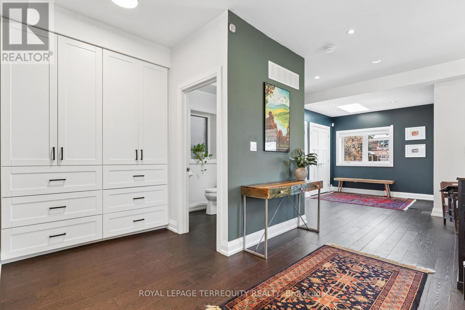 83 Humbercrest Boulevard, Toronto, Ontario M6S 4L2 - Photo 5 - W12990212