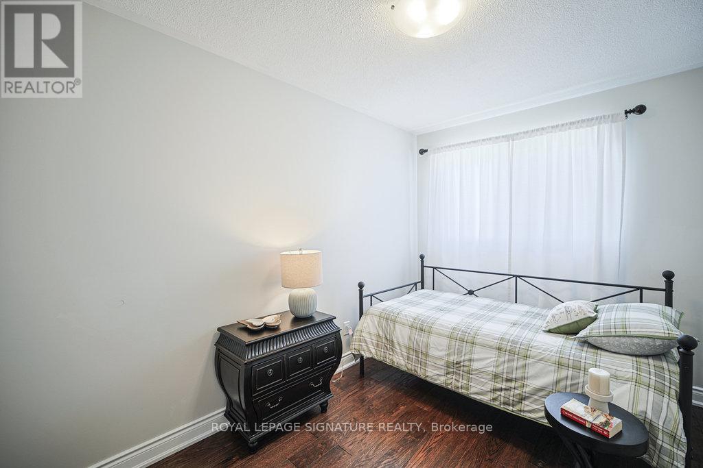 1106 Highgate Place, Mississauga, Ontario  L4W 3H4 - Photo 34 - W12990214