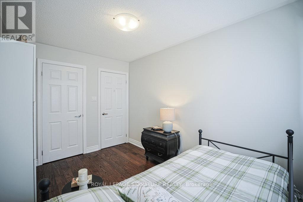 1106 Highgate Place, Mississauga, Ontario  L4W 3H4 - Photo 35 - W12990214