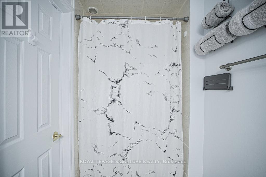 1106 Highgate Place, Mississauga, Ontario  L4W 3H4 - Photo 37 - W12990214