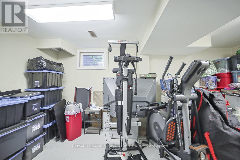 1106 Highgate Place, Mississauga, Ontario  L4W 3H4 - Photo 38 - W12990214