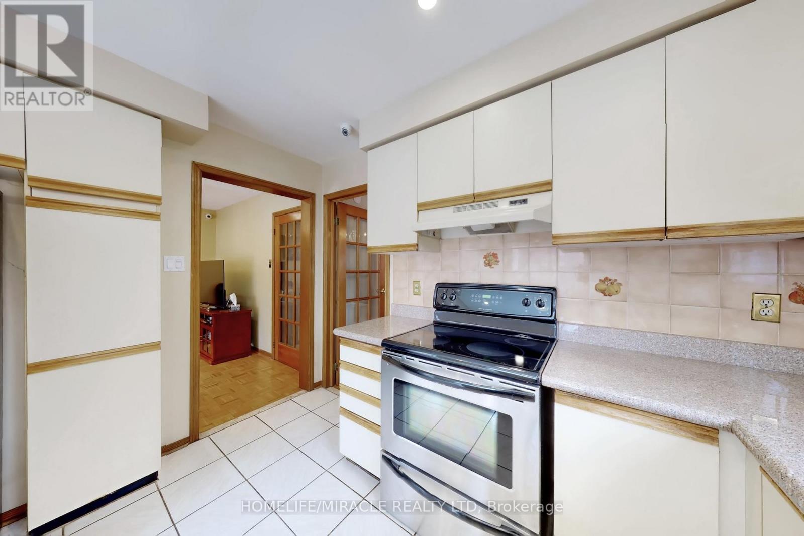 14 Rodwell Court, Brampton, Ontario  L6Y 4G7 - Photo 12 - W12990218