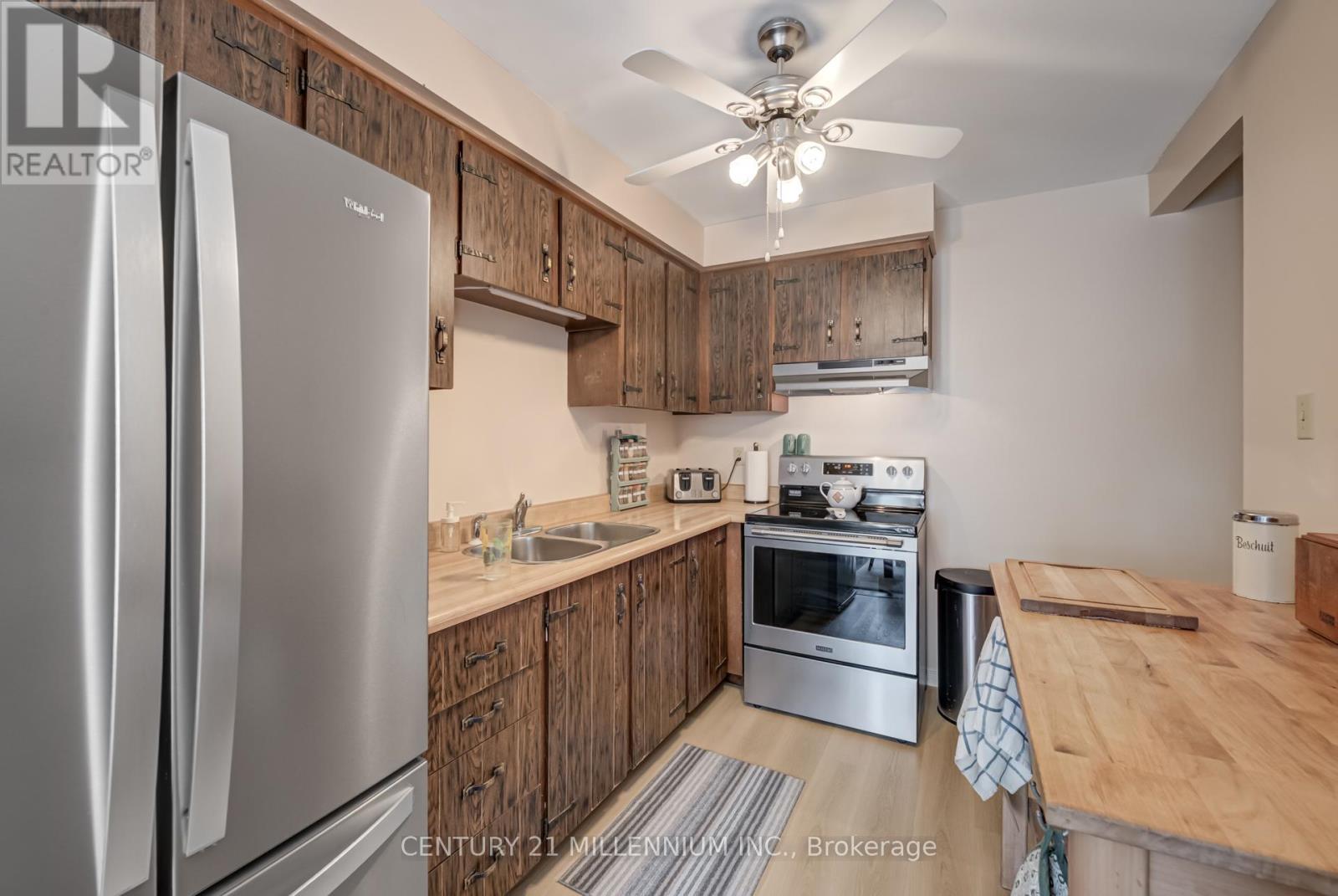 69 - 69 Carisbrooke Court, Brampton, Ontario  L6S 3K1 - Photo 15 - W12990234