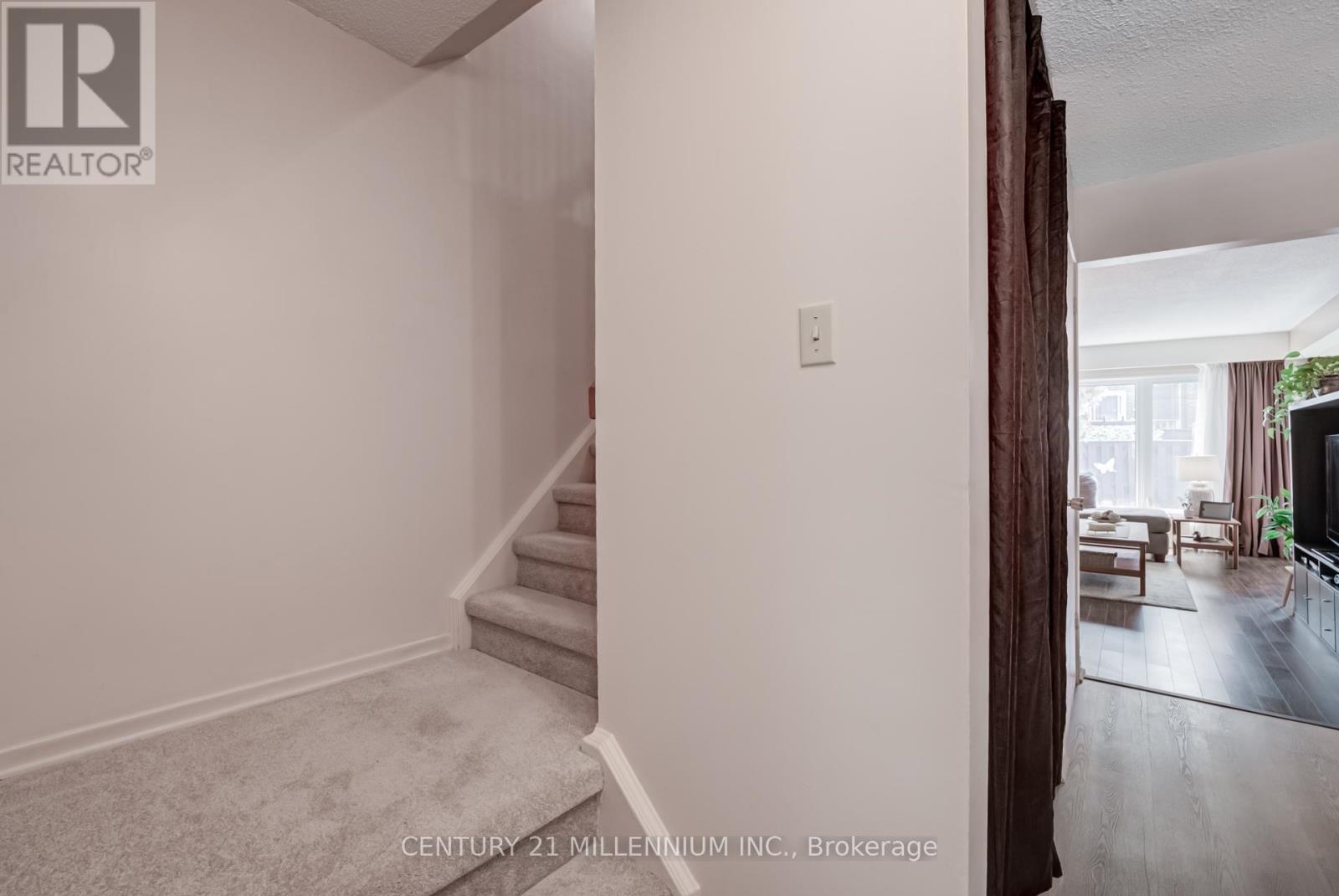 69 - 69 Carisbrooke Court, Brampton, Ontario  L6S 3K1 - Photo 18 - W12990234