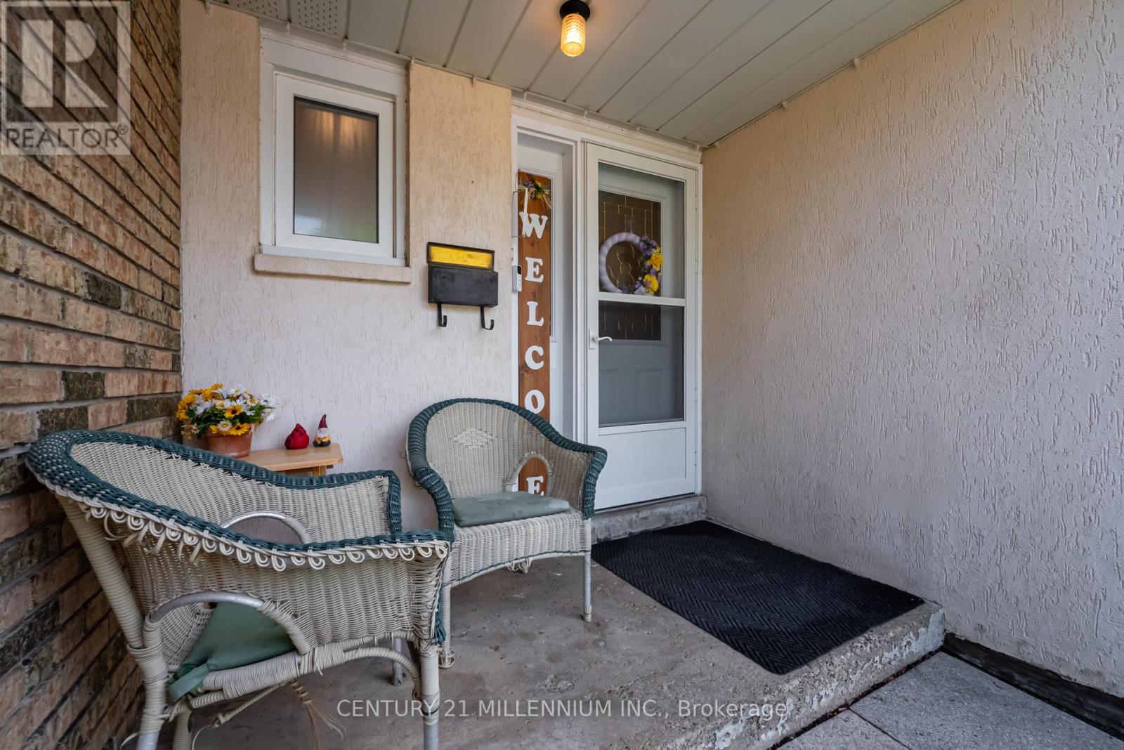 69 - 69 Carisbrooke Court, Brampton, Ontario  L6S 3K1 - Photo 4 - W12990234