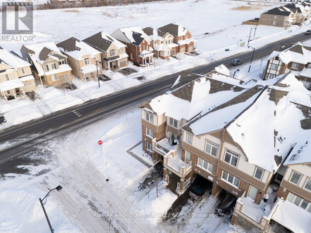 1133 Duignan Crescent, Milton, Ontario  L9E 1C3 - Photo 37 - W12990252