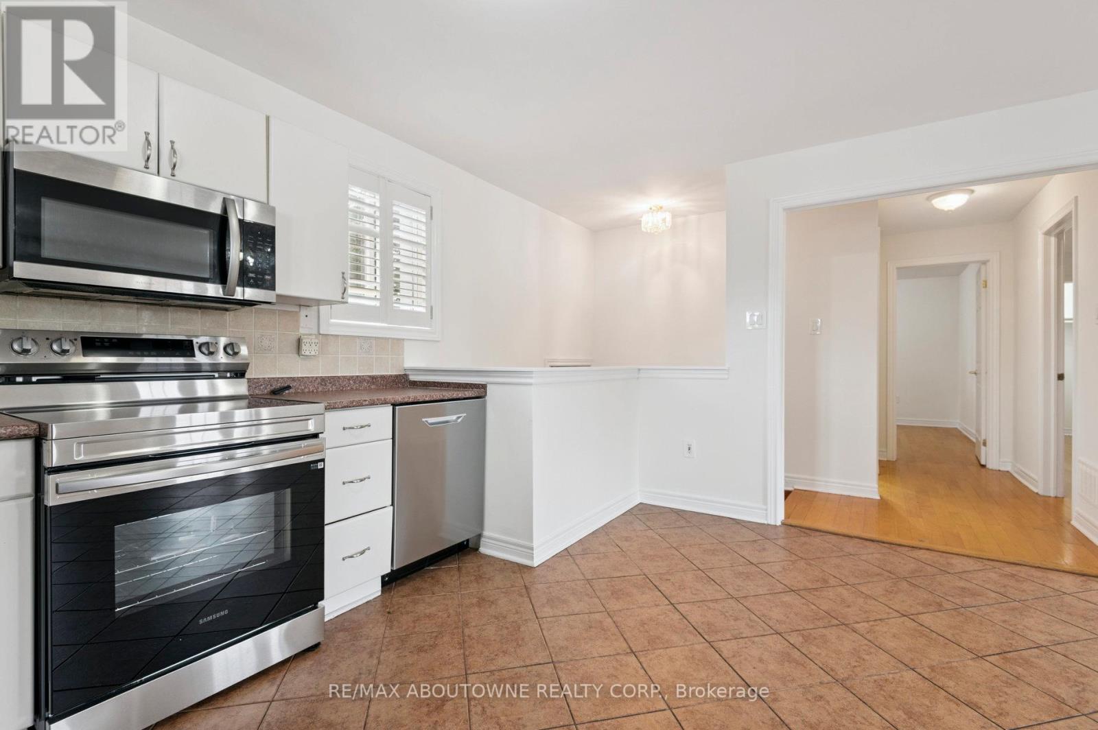 37 Brome Road, Toronto, Ontario  M6L 1T5 - Photo 14 - W12990326