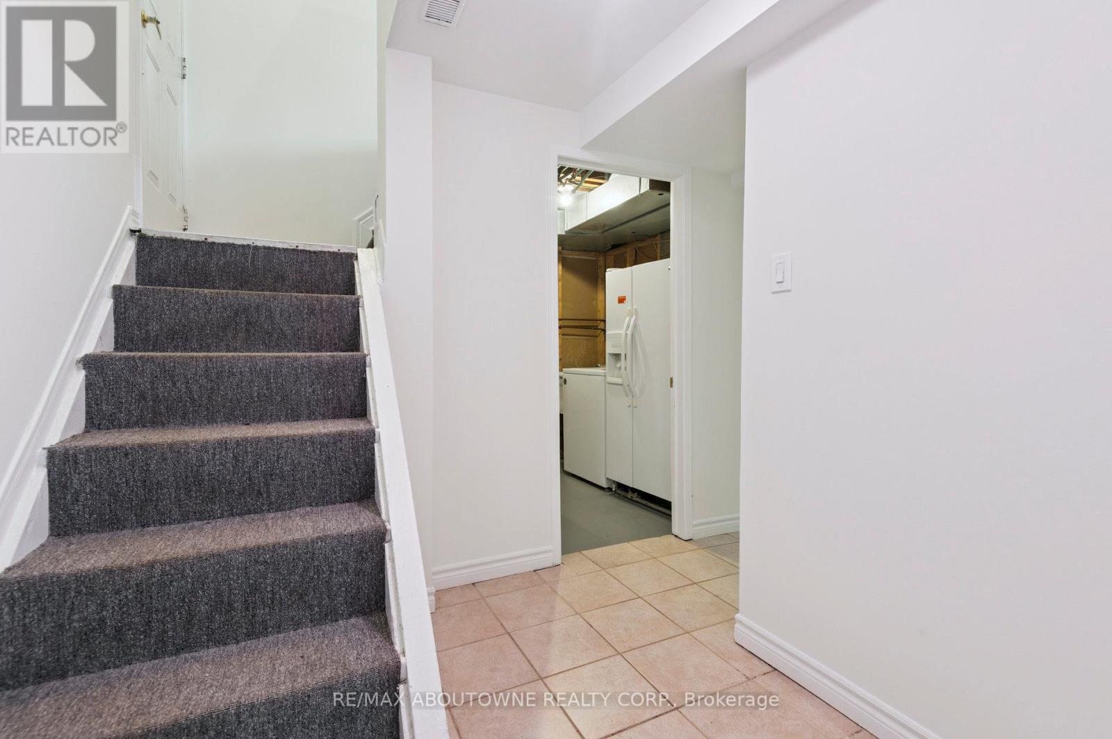 37 Brome Road, Toronto, Ontario  M6L 1T5 - Photo 26 - W12990326