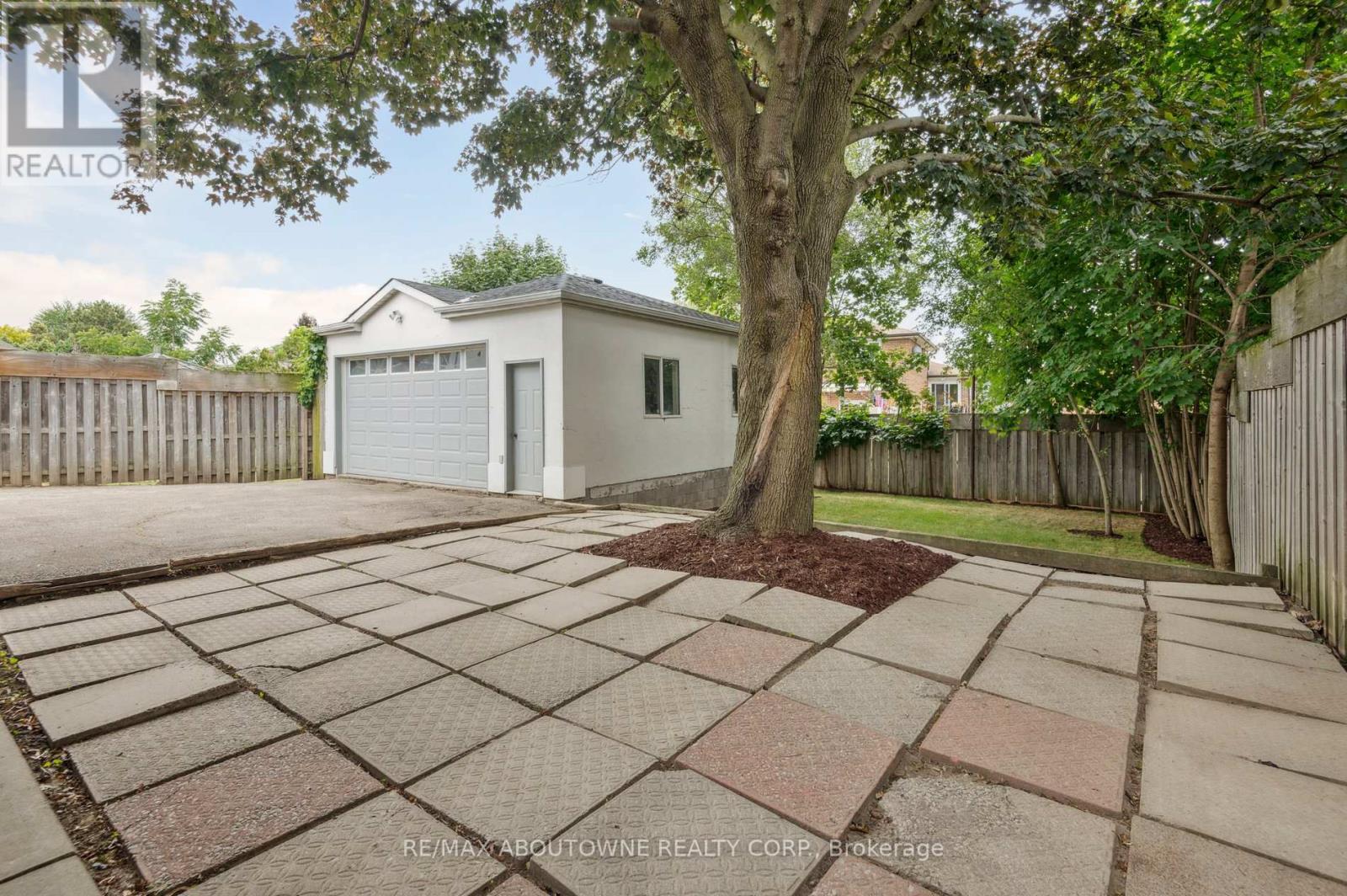 37 Brome Road, Toronto, Ontario  M6L 1T5 - Photo 42 - W12990326