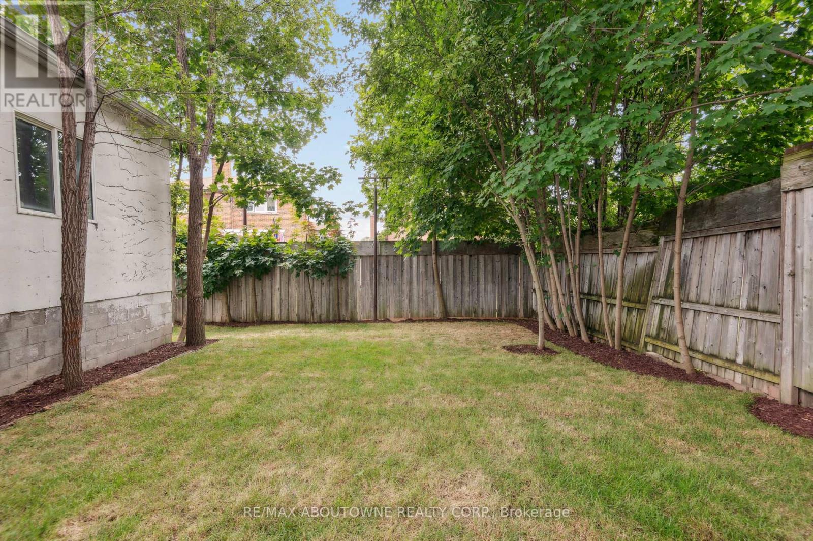 37 Brome Road, Toronto, Ontario  M6L 1T5 - Photo 46 - W12990326