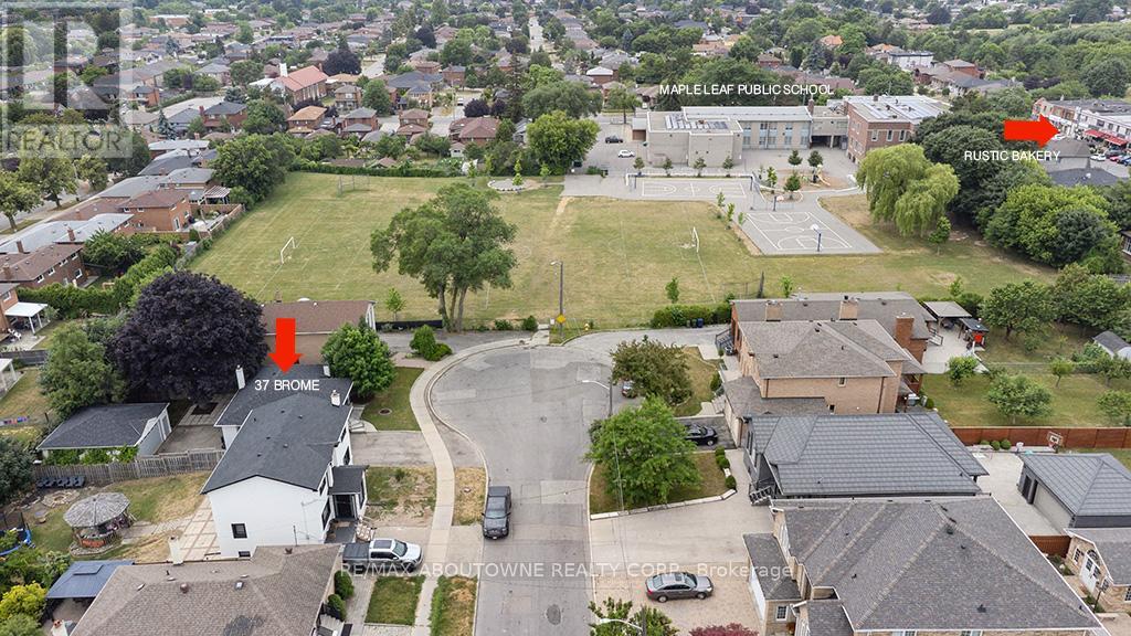 37 Brome Road, Toronto, Ontario  M6L 1T5 - Photo 48 - W12990326