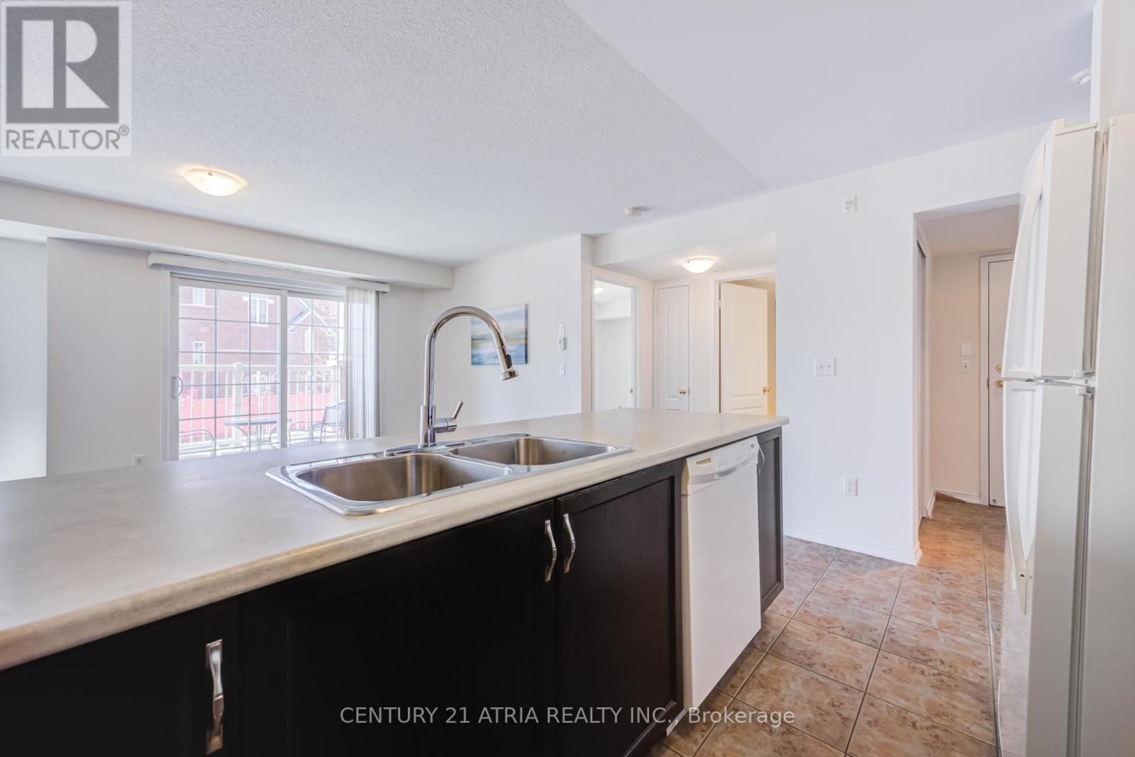 5 - 129 Isaac Devins Boulevard, Toronto, Ontario  M9M 0C4 - Photo 7 - W12990332