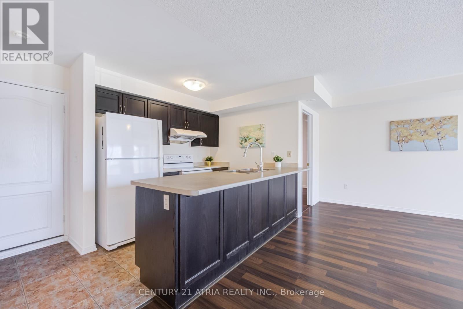 5 - 129 Isaac Devins Boulevard, Toronto, Ontario  M9M 0C4 - Photo 8 - W12990332