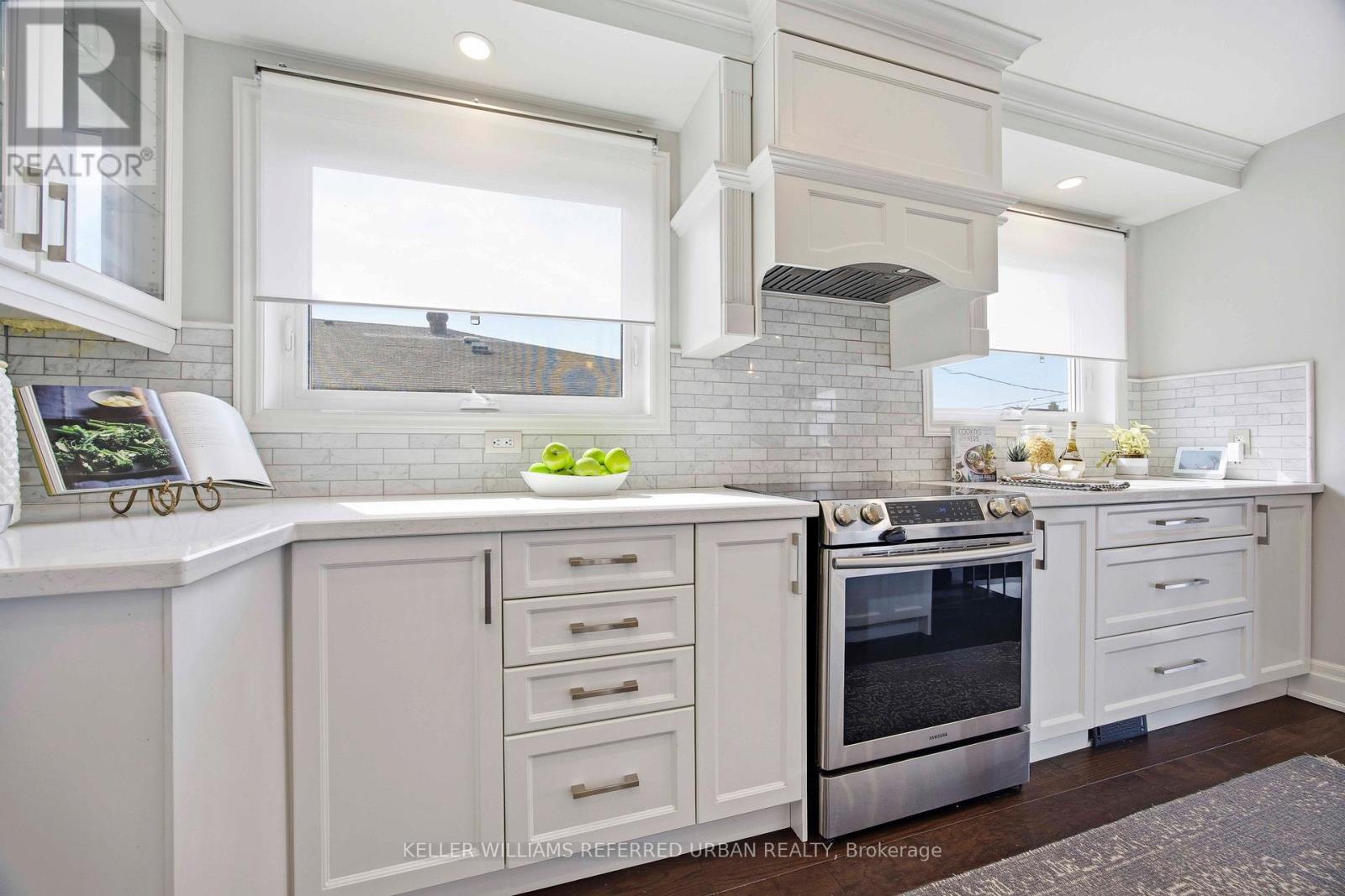 143 Grandravine Drive, Toronto, Ontario  M3J 1B3 - Photo 11 - W12990336