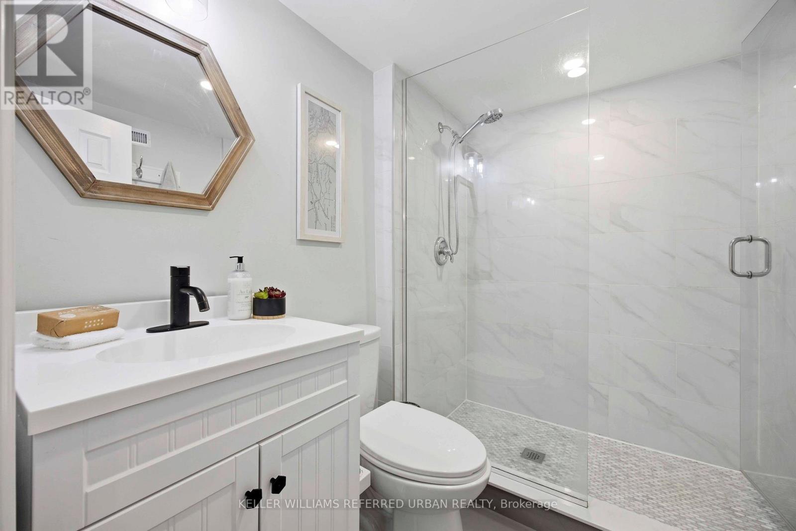 143 Grandravine Drive, Toronto, Ontario  M3J 1B3 - Photo 21 - W12990336