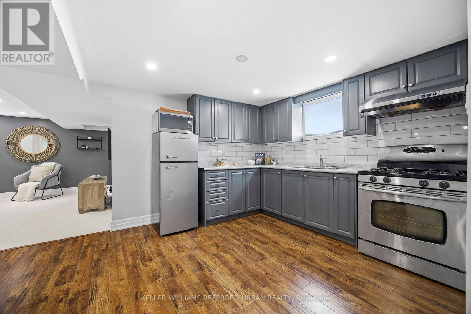 143 Grandravine Drive, Toronto, Ontario  M3J 1B3 - Photo 22 - W12990336