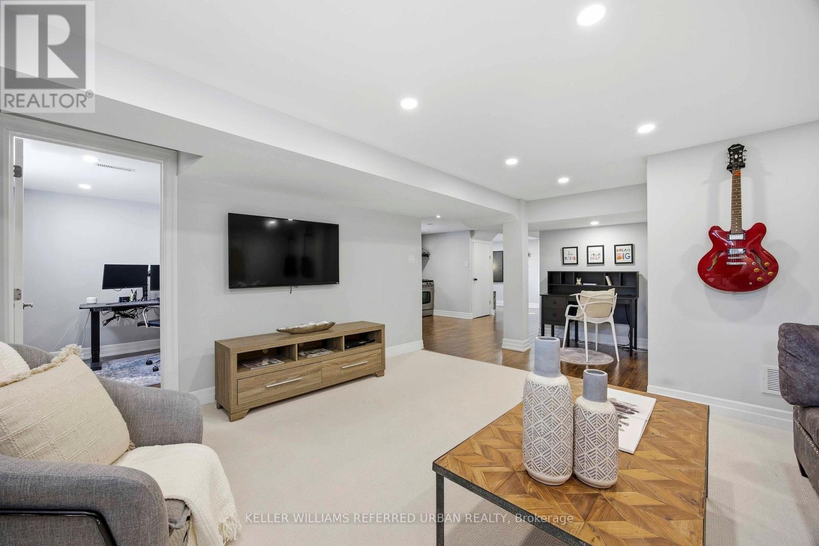 143 Grandravine Drive, Toronto, Ontario  M3J 1B3 - Photo 25 - W12990336