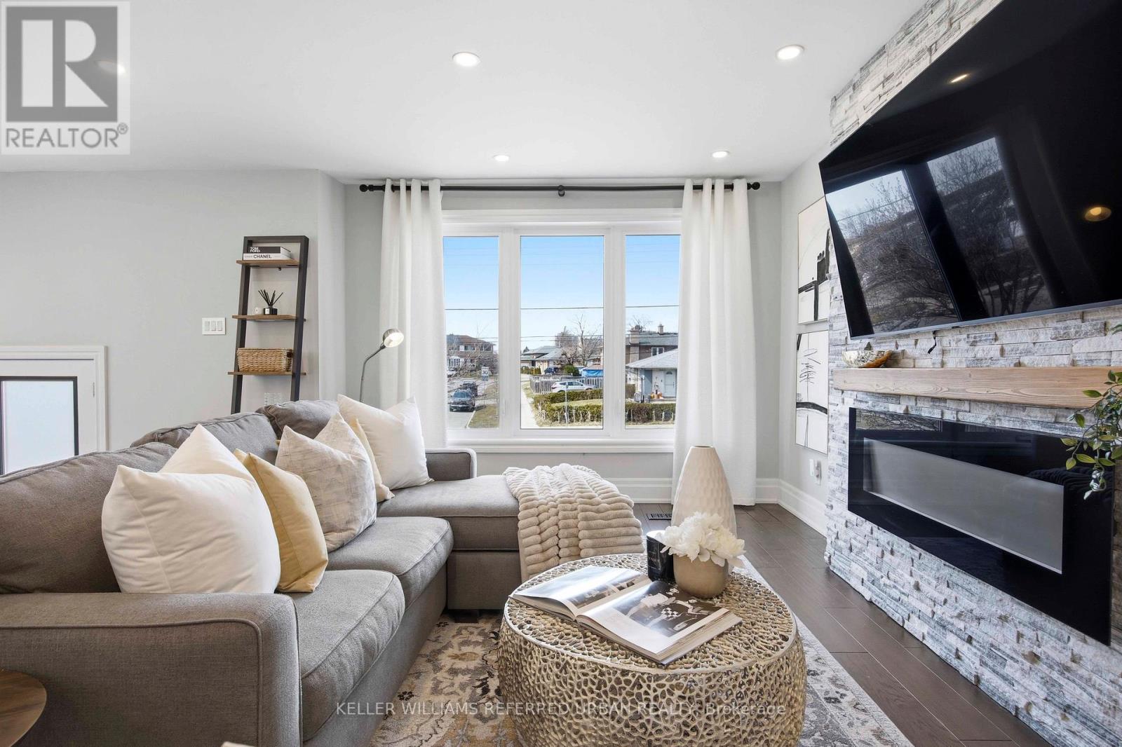 143 Grandravine Drive, Toronto, Ontario  M3J 1B3 - Photo 6 - W12990336