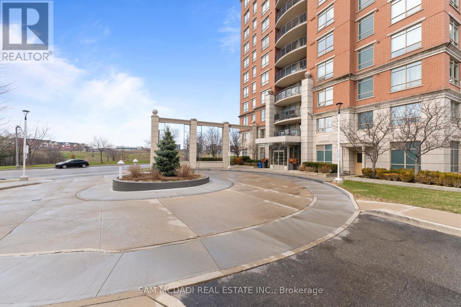 908 - 2365 Central Park Drive, Oakville, Ontario  L6H 0C7 - Photo 2 - W12990340