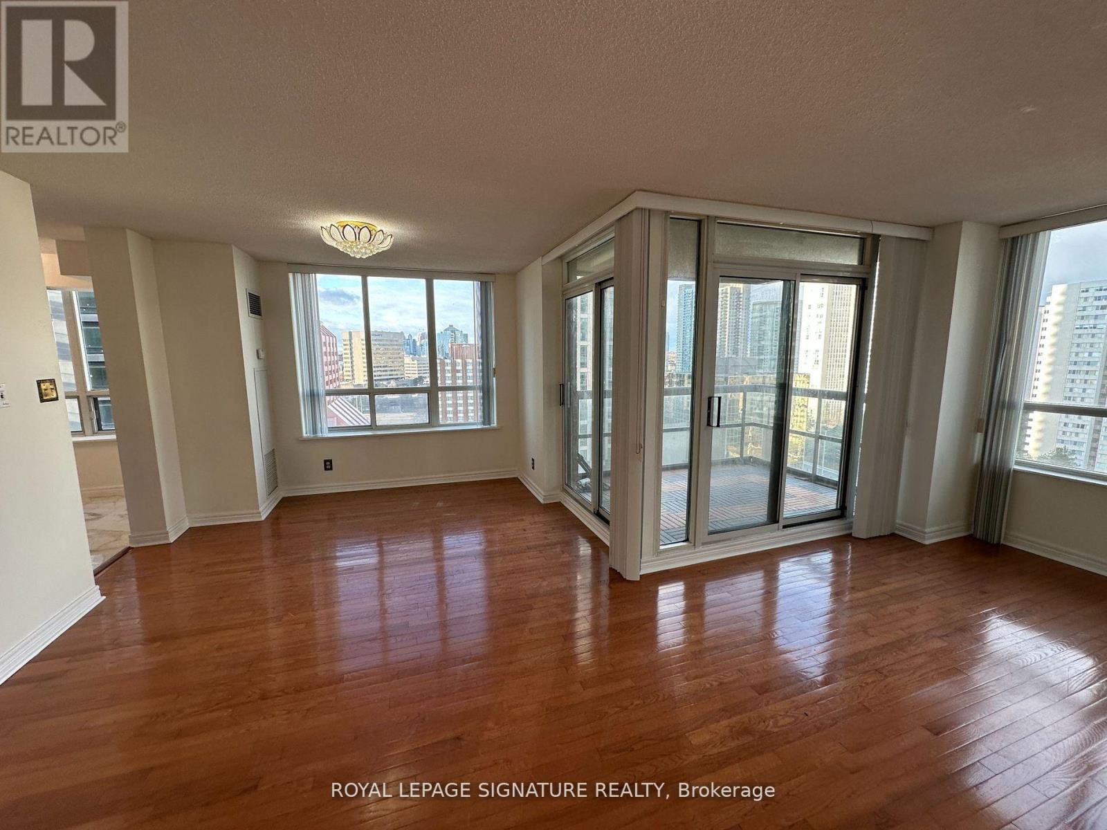 1803 - 156 Enfield Place, Mississauga, Ontario  L5B 4L8 - Photo 17 - W12990344