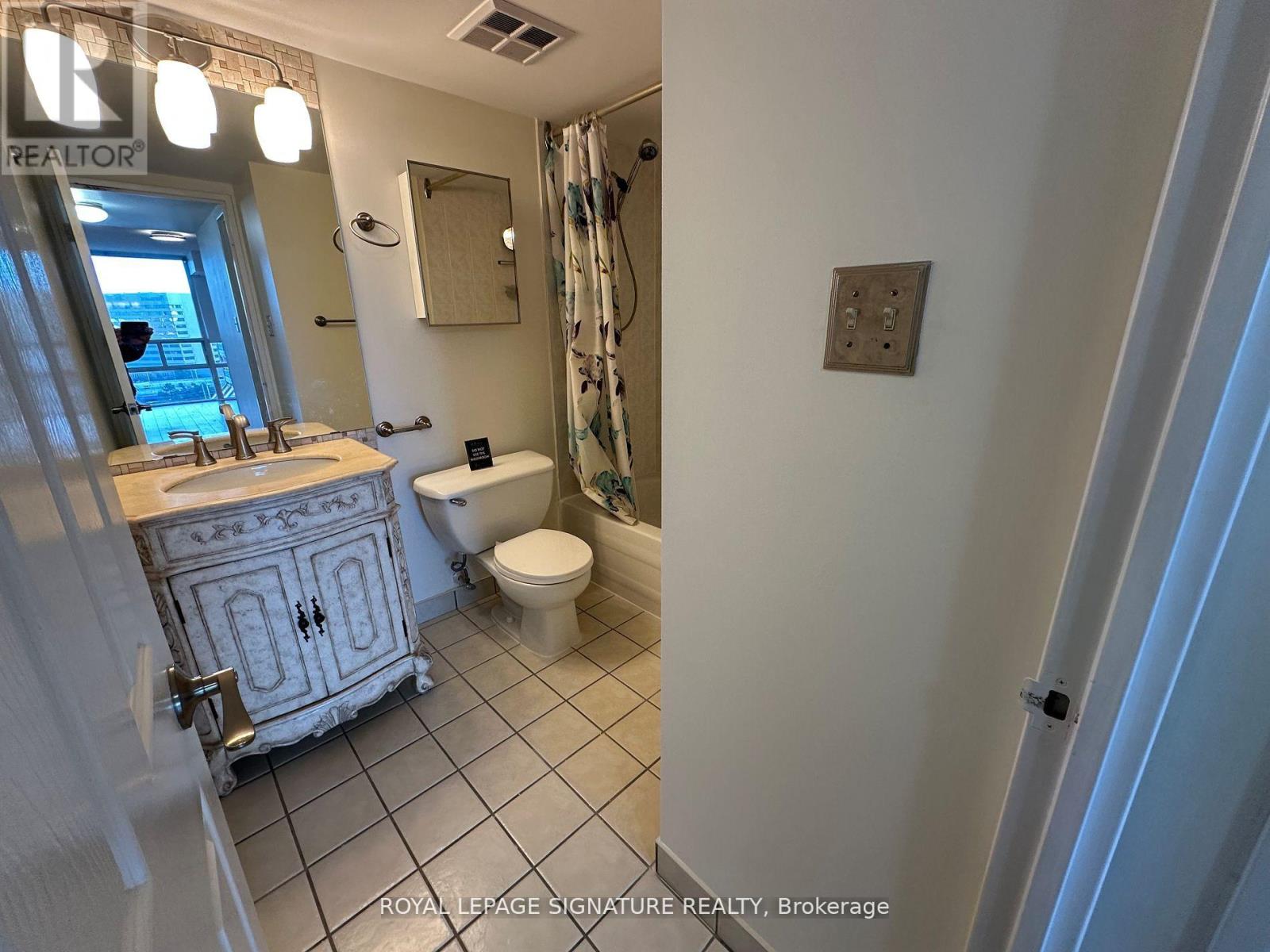 1803 - 156 Enfield Place, Mississauga, Ontario  L5B 4L8 - Photo 21 - W12990344