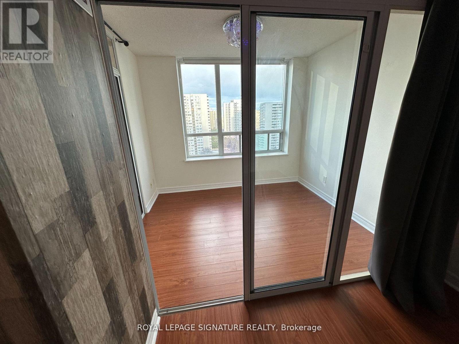 1803 - 156 Enfield Place, Mississauga, Ontario  L5B 4L8 - Photo 25 - W12990344