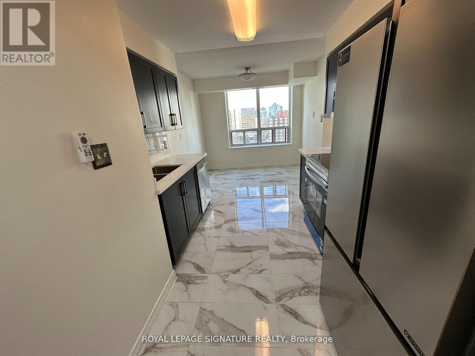 1803 - 156 Enfield Place, Mississauga, Ontario  L5B 4L8 - Photo 7 - W12990344