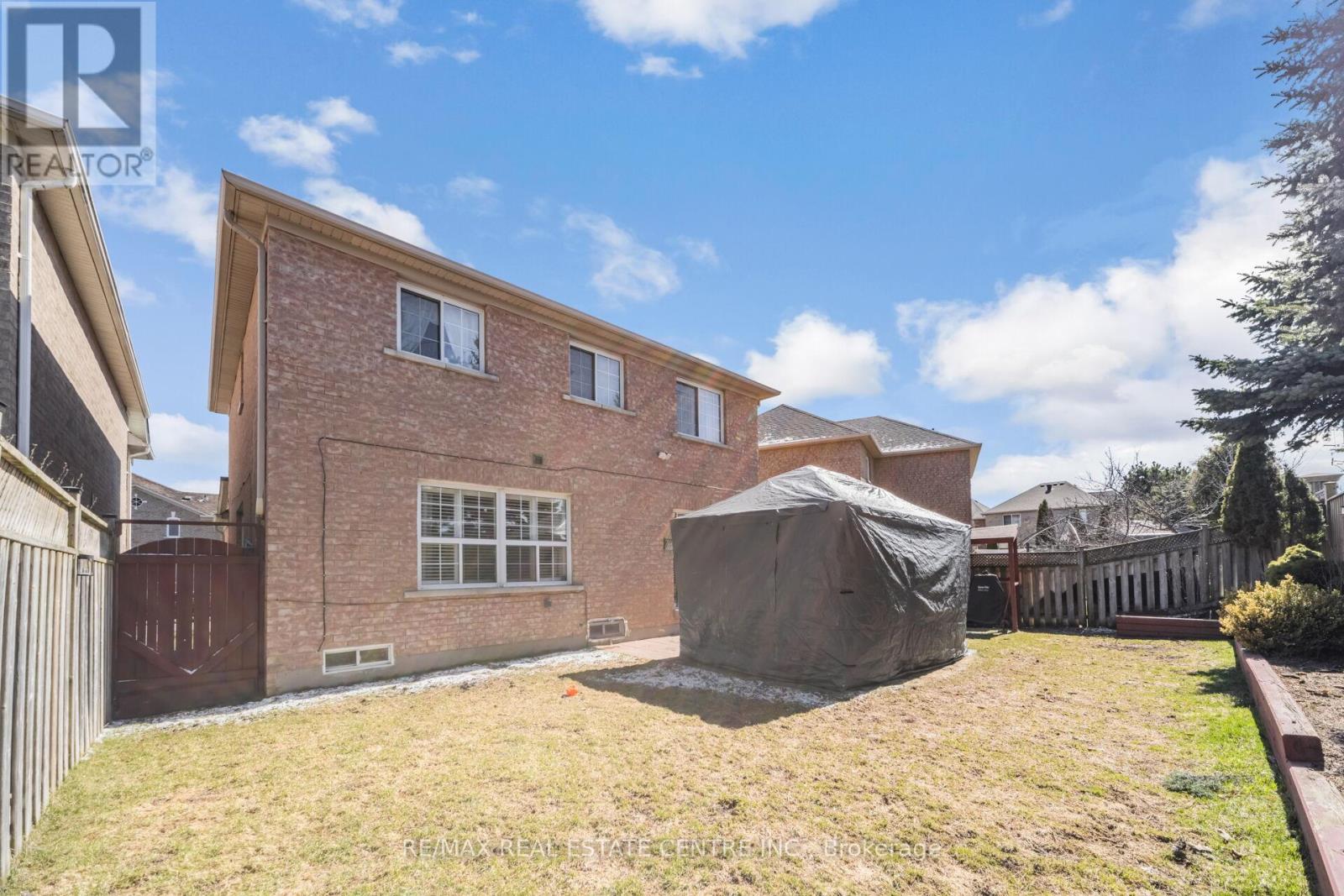 22 Mistycreek Crescent, Brampton, Ontario  L7A 3E8 - Photo 47 - W12990384