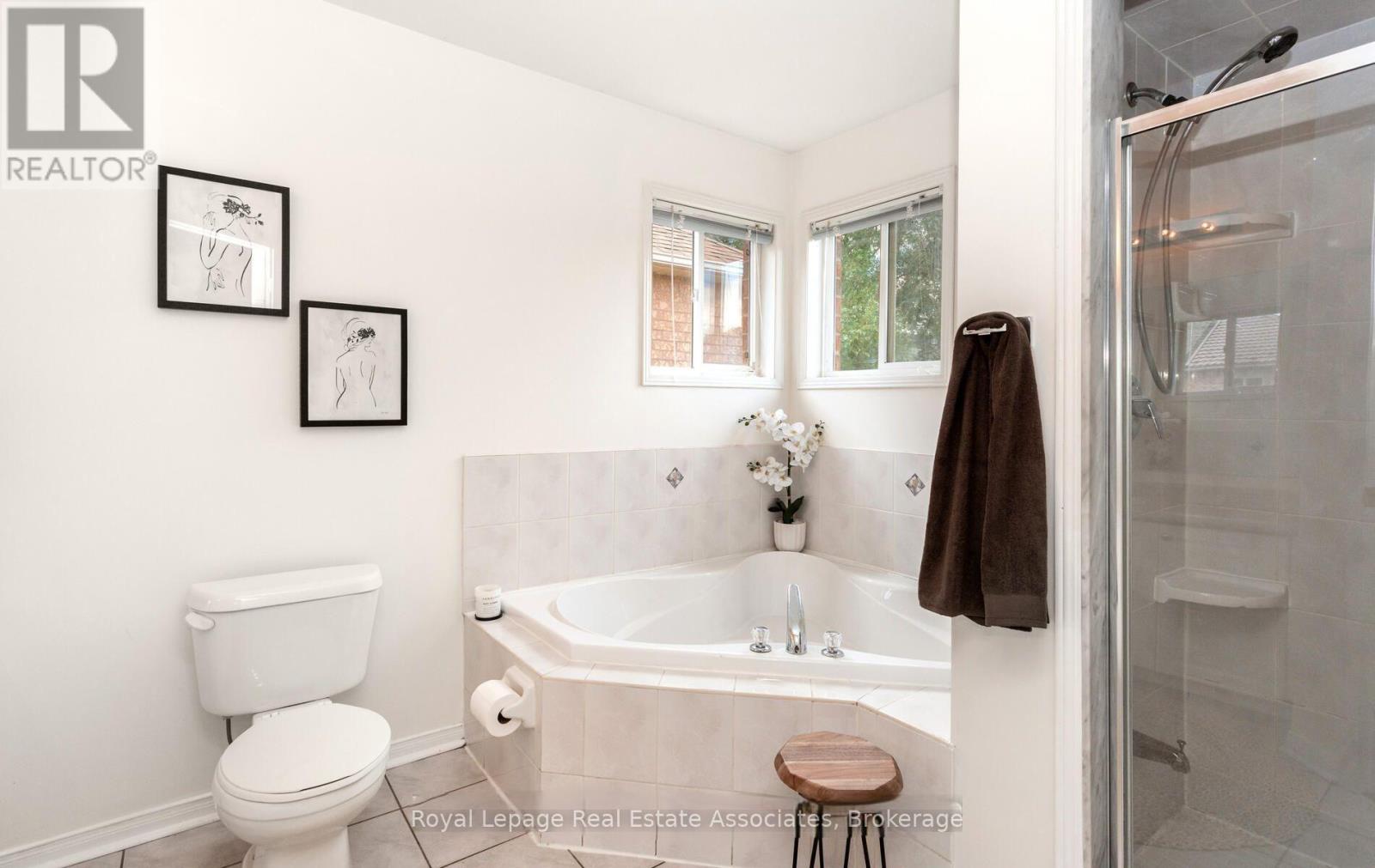 Upper - 116 Lake Louise Drive, Brampton, Ontario  L6X 4Z8 - Photo 11 - W12990390