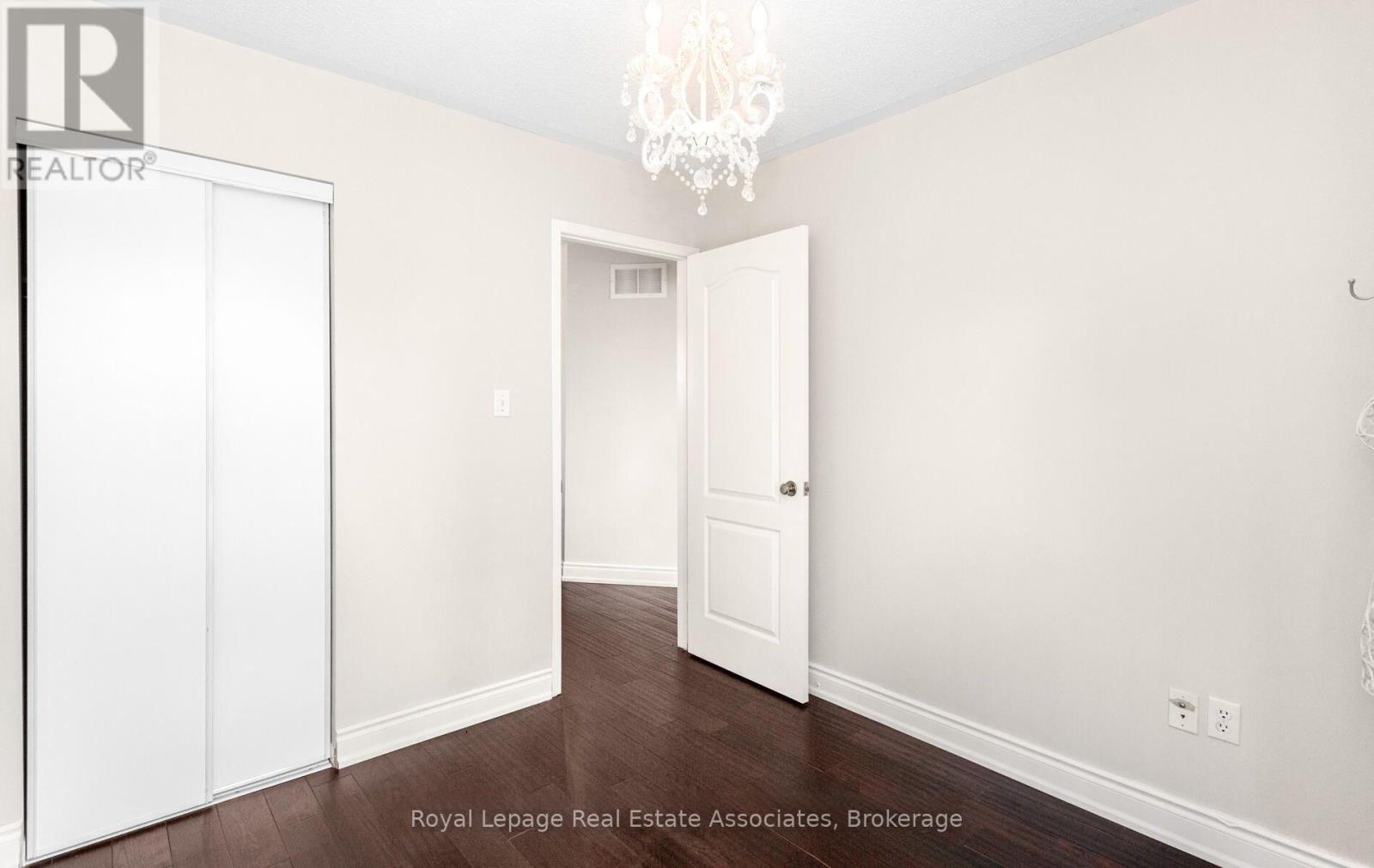 Upper - 116 Lake Louise Drive, Brampton, Ontario  L6X 4Z8 - Photo 15 - W12990390