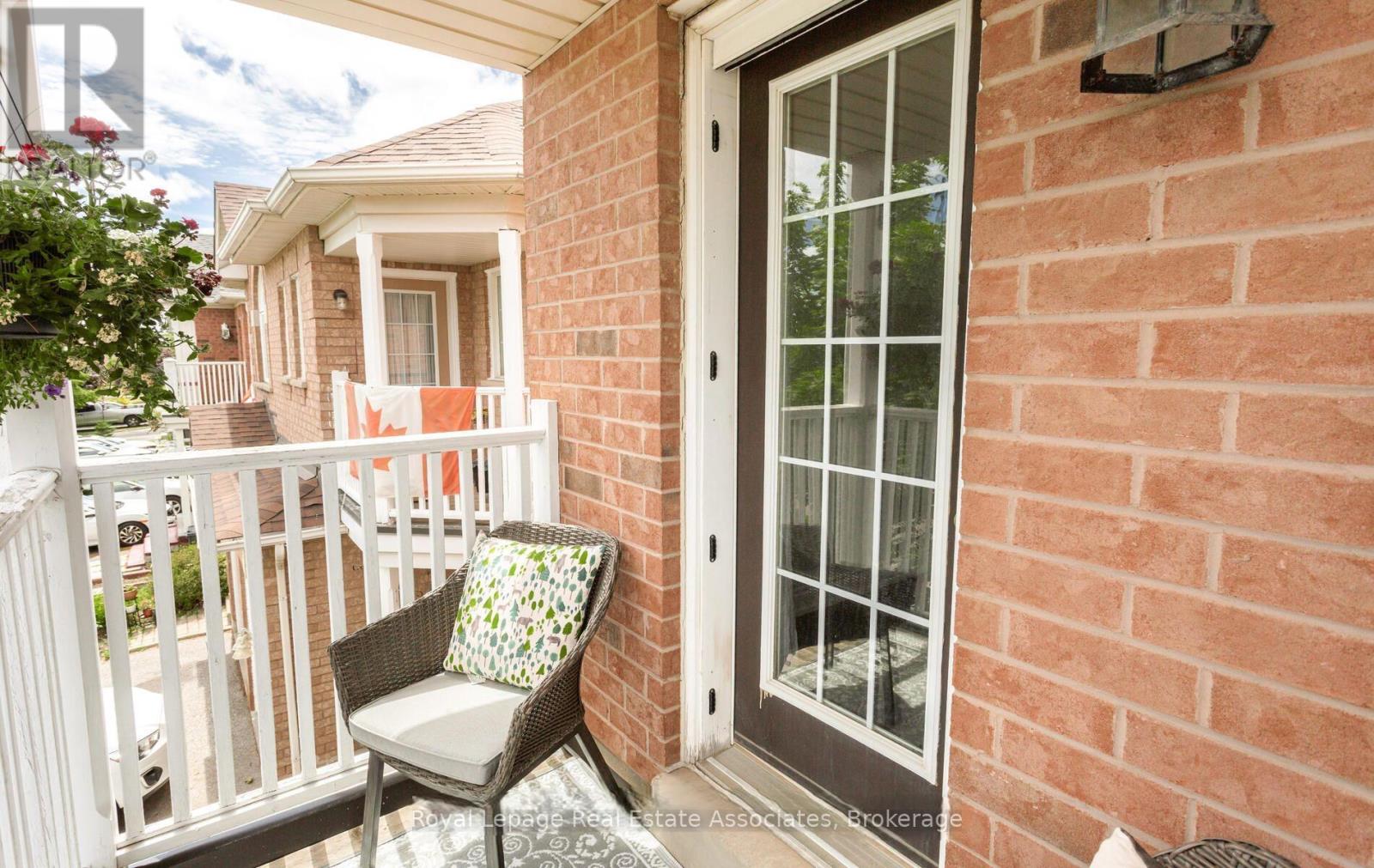 Upper - 116 Lake Louise Drive, Brampton, Ontario  L6X 4Z8 - Photo 16 - W12990390