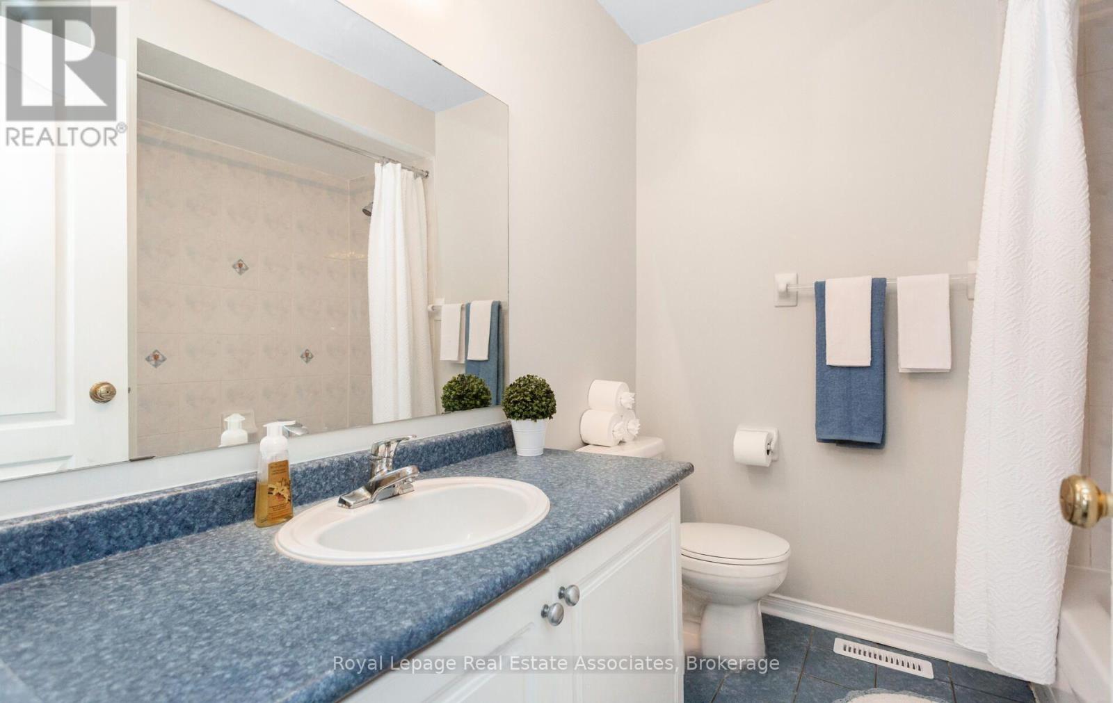 Upper - 116 Lake Louise Drive, Brampton, Ontario  L6X 4Z8 - Photo 17 - W12990390